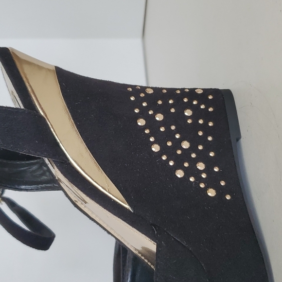 JENNIFER Lopez Black And Gold Platforms - Picture 5 of 10